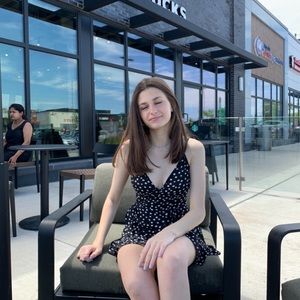 Meet your Posher, Nicole